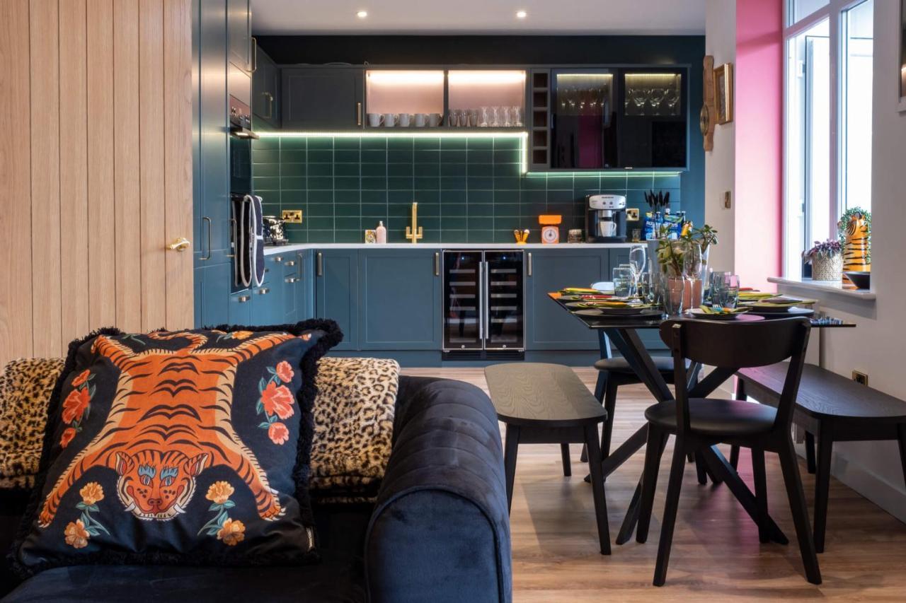 Ultimate Glam, Vintage Central Pad. Cool 70S Bar. Борнмут Екстер'єр фото